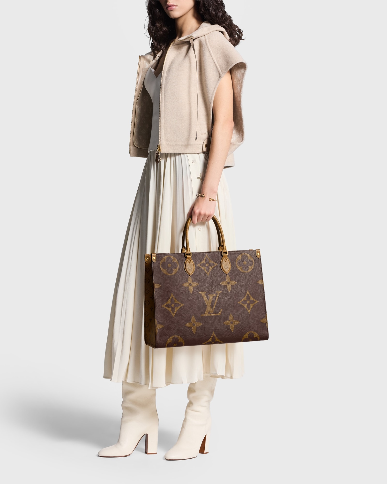 Onthego GM Monogram Giant Canvas, Brownn | LOUIS VUITTON ®